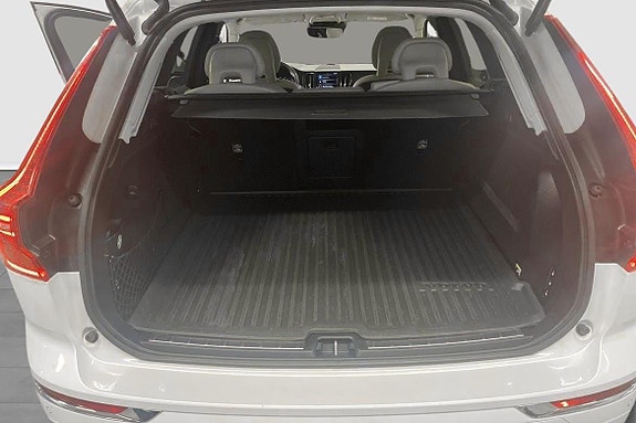 Volvo XC60 3 of 5