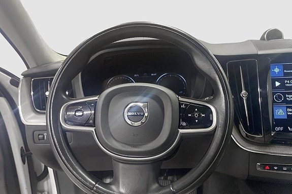 Volvo XC60 2 of 5