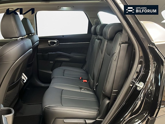 Kia Sorento 9 of 21