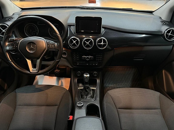 Mercedes-Benz B180 6 of 15