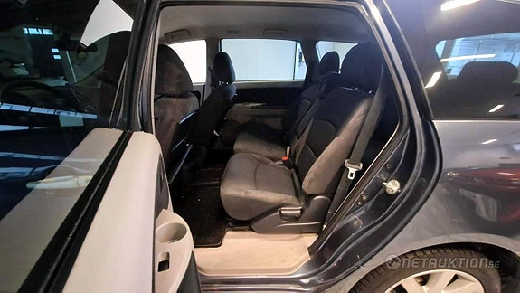 Mitsubishi Grandis 6 of 10