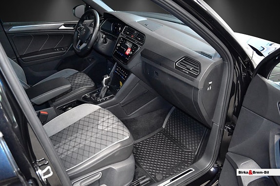 Volkswagen Tiguan 12 of 12