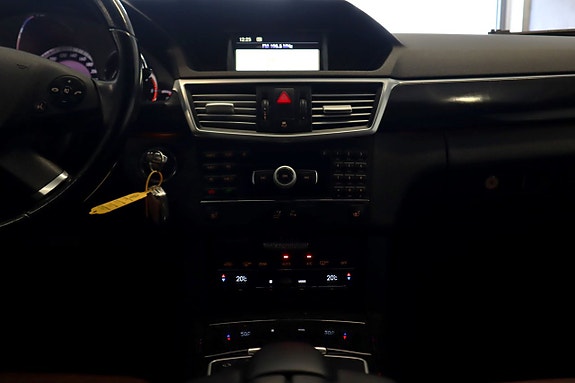 Mercedes-Benz E350 15 of 18