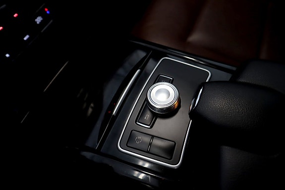 Mercedes-Benz E350 12 of 18