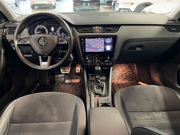 Skoda Octavia Scout 6 of 13