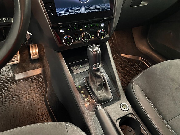 Skoda Octavia Scout 10 of 13