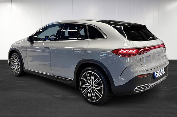 Mercedes-Benz EQE SUV 3 of 5