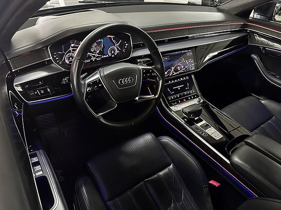 Audi A8 7 of 27