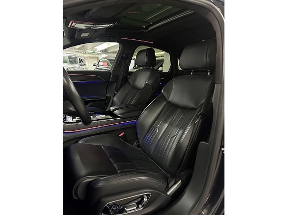 Audi A8 10 of 27