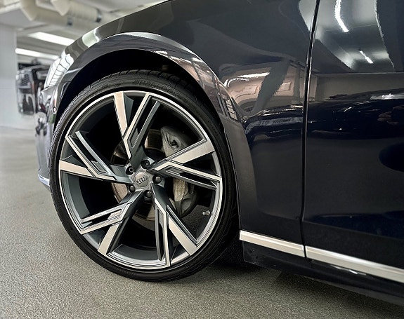 Audi A8 27 of 27