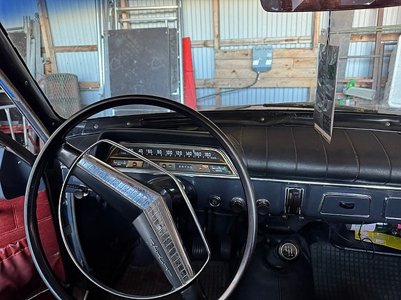 Volvo Amazon 3 of 5