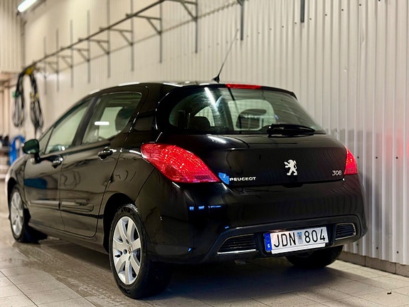 Peugeot 308 4 of 18