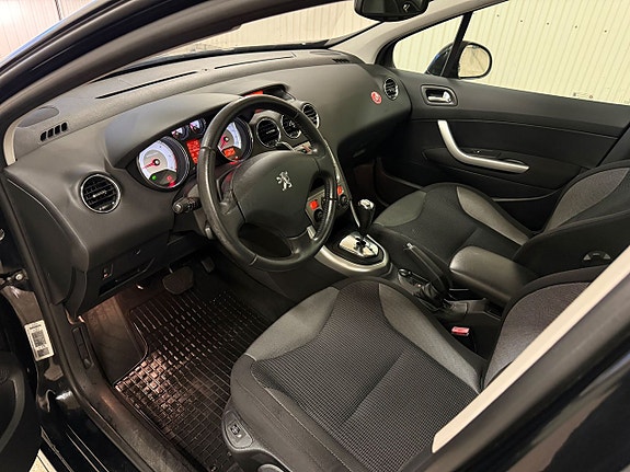 Peugeot 308 13 of 18