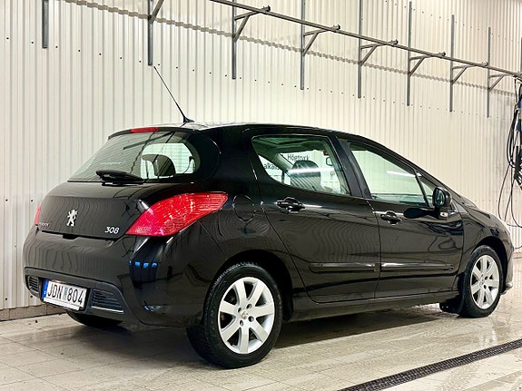 Peugeot 308 8 of 18