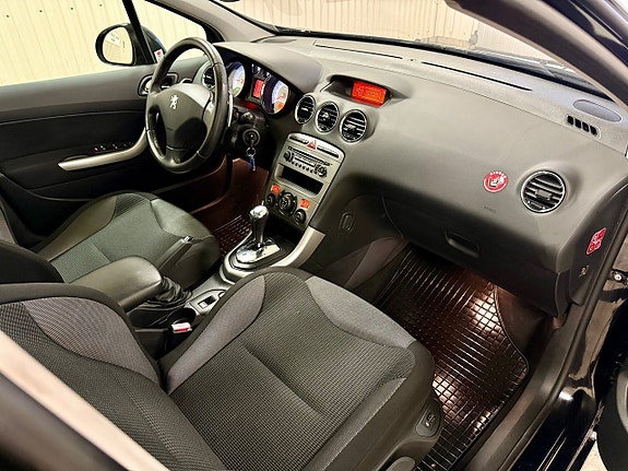 Peugeot 308 15 of 18