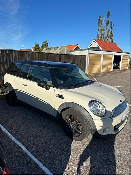 MINI Clubman Cooper 2 of 4