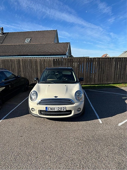 MINI Clubman Cooper 3 of 4