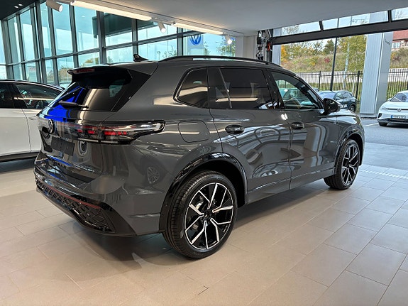 Volkswagen Tiguan 6 of 10