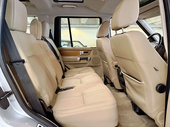 Land Rover Discovery 4 9 of 23
