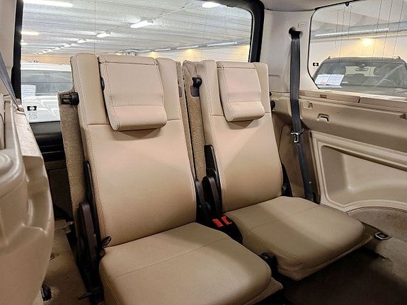Land Rover Discovery 4 11 of 23