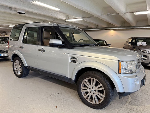 Land Rover Discovery 4 2 of 5
