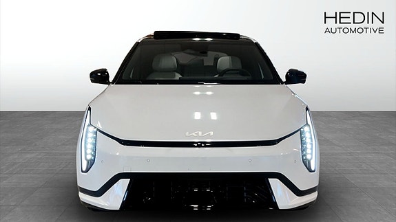 Kia EV4 2 of 5