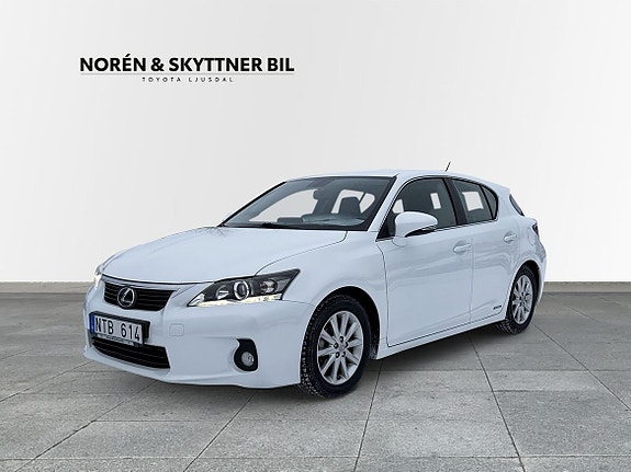 Lexus CT200h