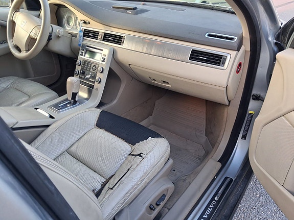 Volvo XC70 19 of 19