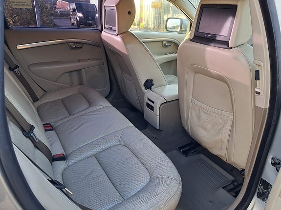 Volvo XC70 18 of 19