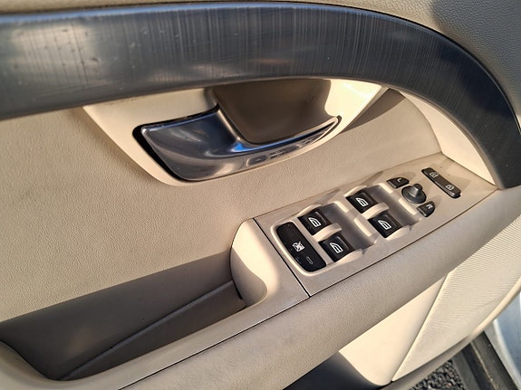 Volvo XC70 10 of 19