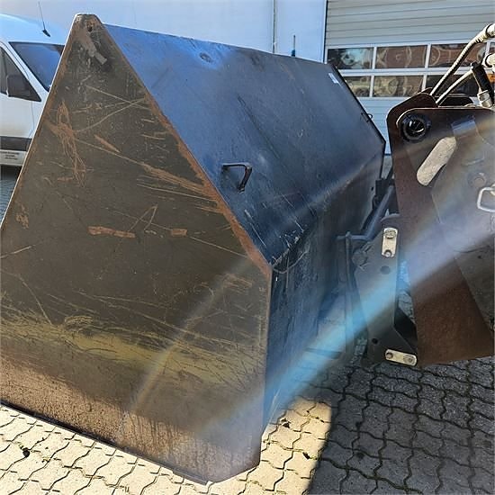 Alö 230 - Højtip skovl / High tip bucket 13 of 17