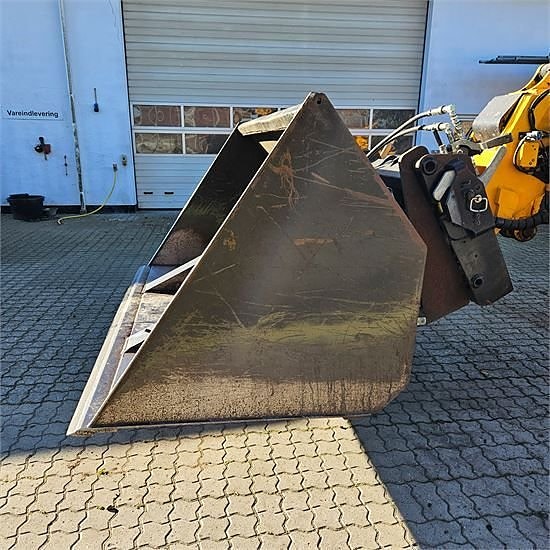Alö 230 - Højtip skovl / High tip bucket 11 of 17