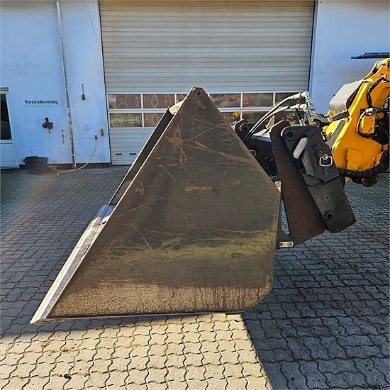 Alö 230 - Højtip skovl / High tip bucket 12 of 17
