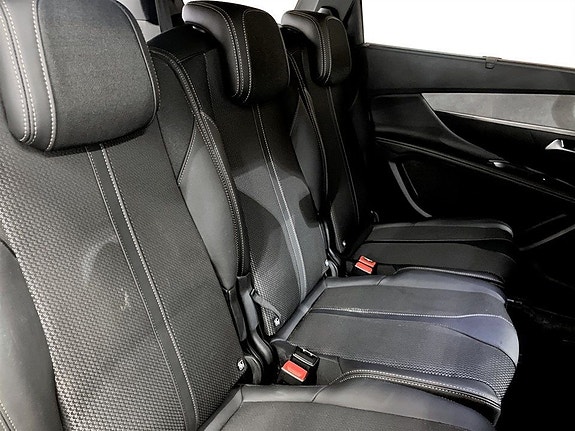 Peugeot 5008 12 of 15