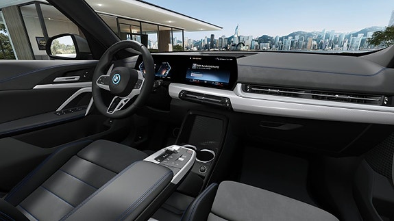BMW iX1 6 of 14