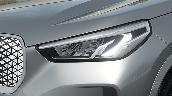 BMW iX1 4 of 5