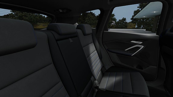 BMW iX1 10 of 14