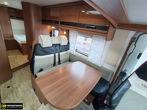 LMC I 745 Explorer Sportline, Automat, Låga enkelbäddar 8 of 21