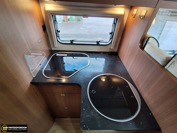 LMC I 745 Explorer Sportline, Automat, Låga enkelbäddar 9 of 21