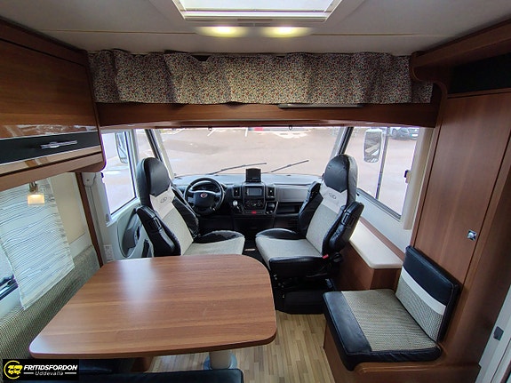 LMC I 745 Explorer Sportline, Automat, Låga enkelbäddar 7 of 21