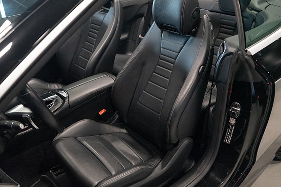 Mercedes-Benz E300 18 of 21