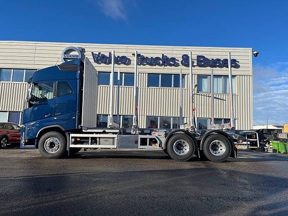 Volvo FH16 650 6x4 timmerbil 3 of 12