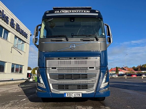 Volvo FH16 650 6x4 timmerbil 2 of 12