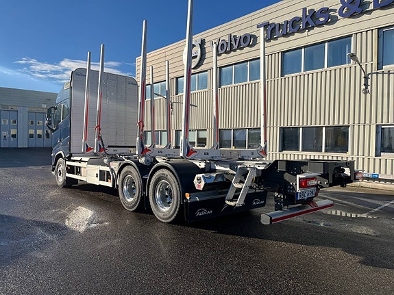 Volvo FH16 650 6x4 timmerbil 7 of 12