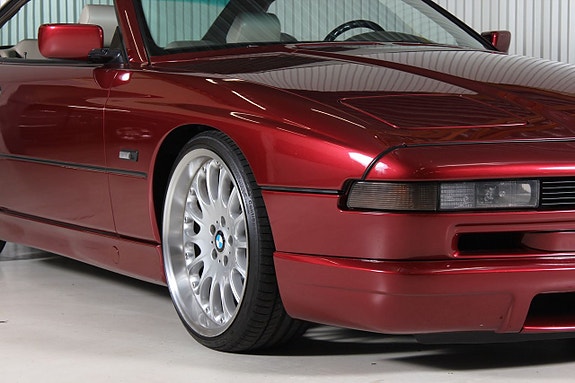 BMW 850i 4 of 5