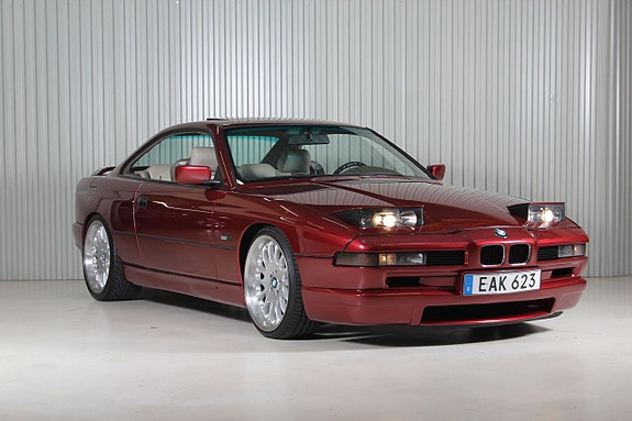 BMW 850i 2 of 5
