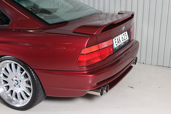 BMW 850i 13 of 24