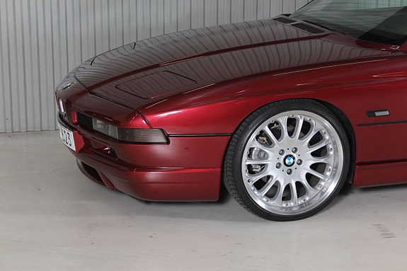 BMW 850i 12 of 24
