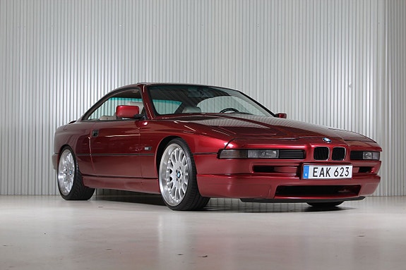 BMW 850i 3 of 5