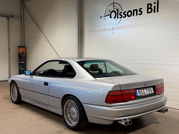 BMW 850i 4 of 5